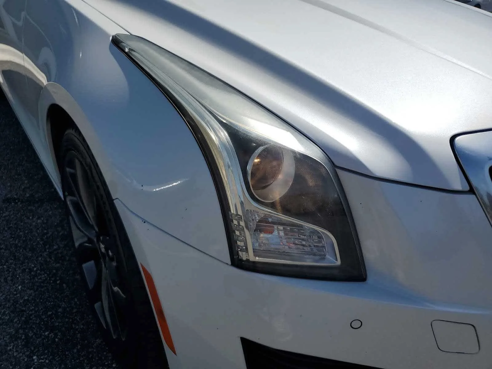 Used 2018 CRYSTAL WHITE TRICOAT Cadillac Luxury AWD image 12