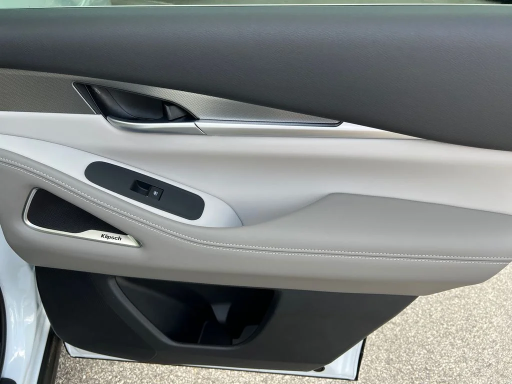 New 2027 RADIANT WHITE INFINITI Luxe FWD image 20