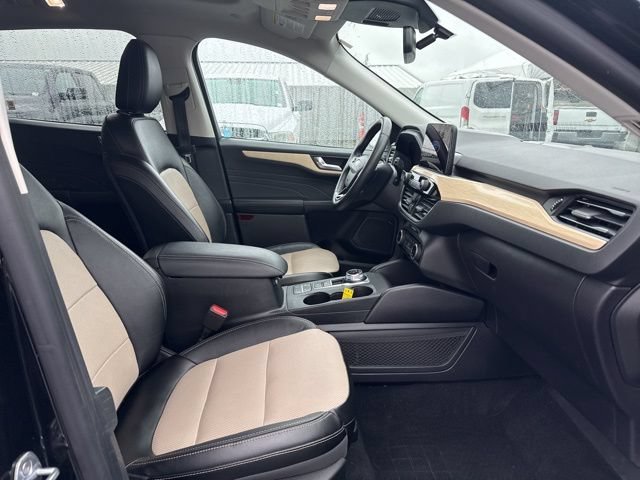 Used 2022 Black Metallic Ford Titanium image 10