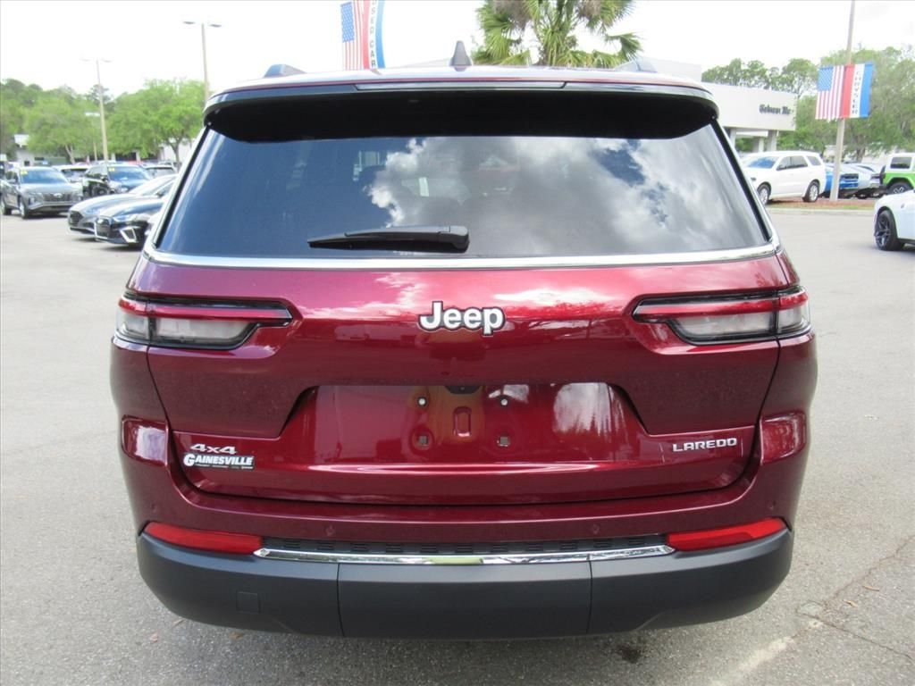 New 2026 Velvet Red Pearl-Coat Exterior Paint Jeep Laredo X image 6