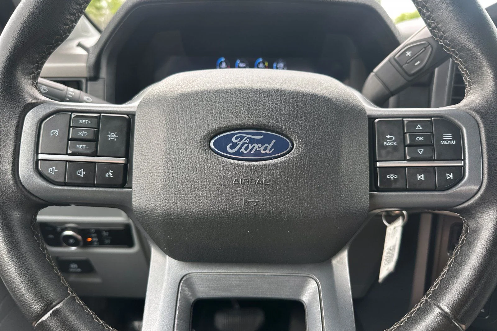 Used 2024 Silver Ford XLT image 21