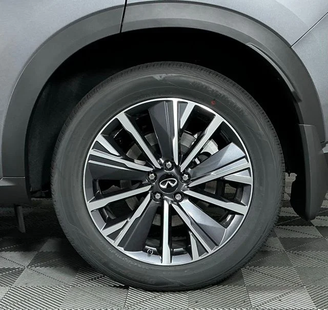 New 2027 Graphite Shadow INFINITI LUXE image 9