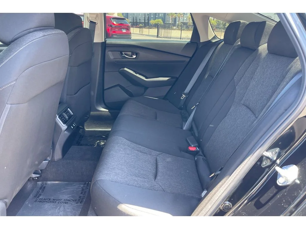 Certified Used 2025 Crystal Black Pearl Honda SE image 14