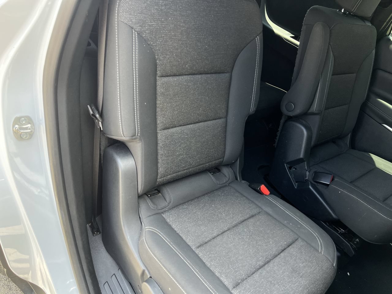 Used 2024 Summit White Chevrolet LT image 27