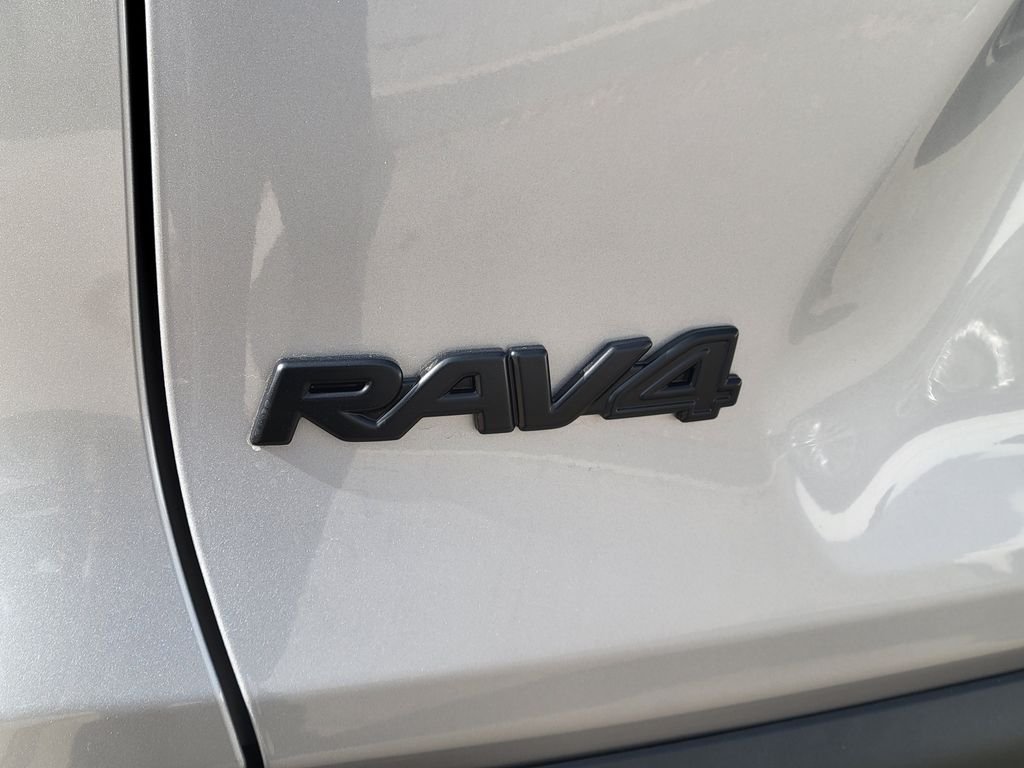 Used 2025 Silver Toyota XLE image 7