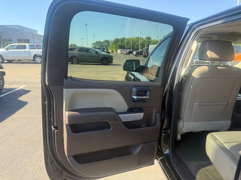 Used 2018 Black Chevrolet LTZ image 31