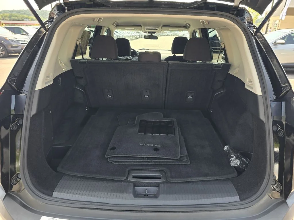 Used 2022 Super Black Nissan SV image 25