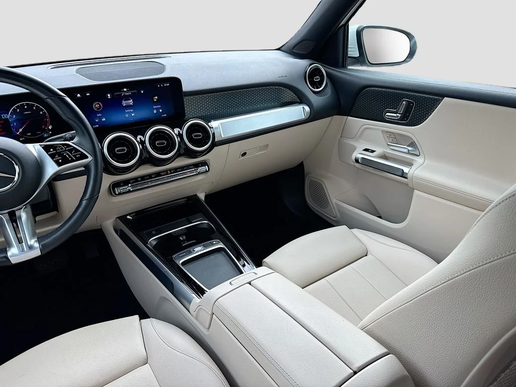 Used 2025  Mercedes-Benz GLB 250 image 22
