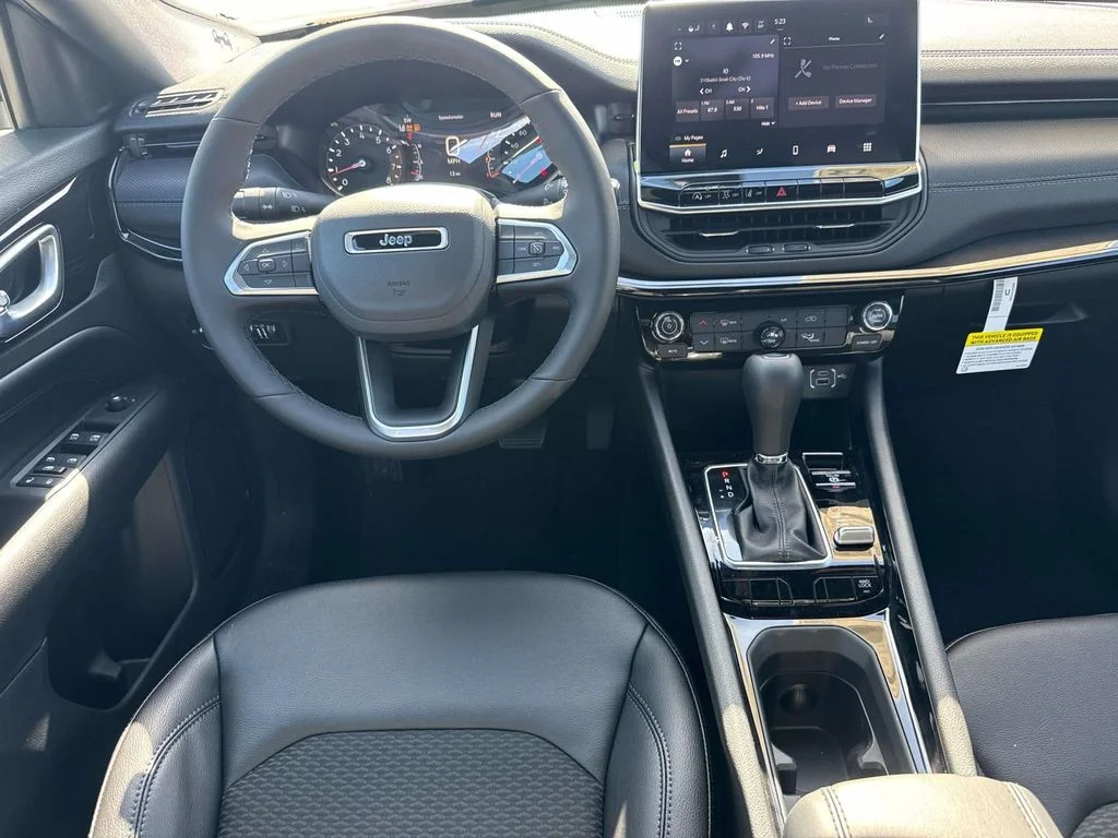 New 2026 White Jeep Latitude image 11