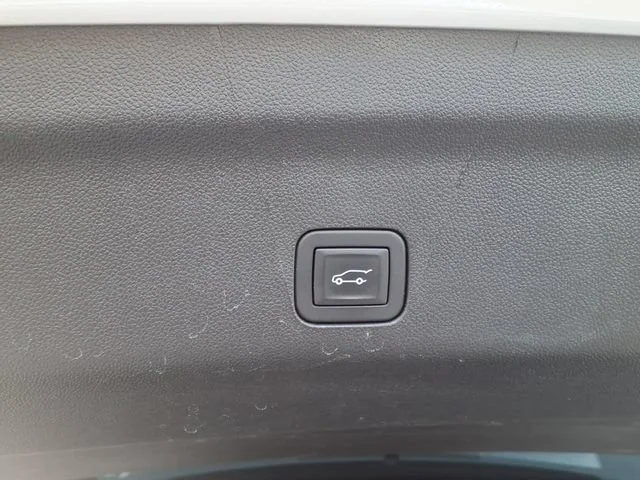 Used 2026 Summit White Chevrolet LT image 7