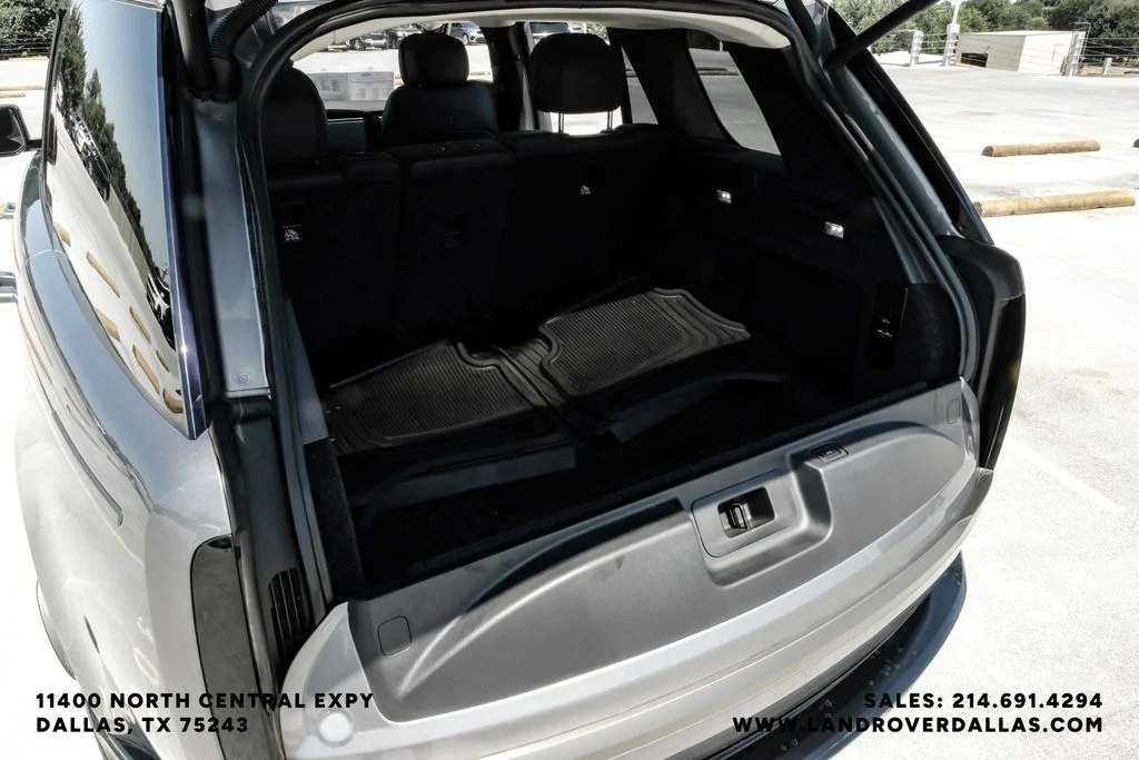 Used 2023 Grey Land Rover SE image 54