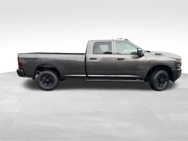 New 2026 Granite Crystal Metallic Clearcoat Ram Tradesman image 9