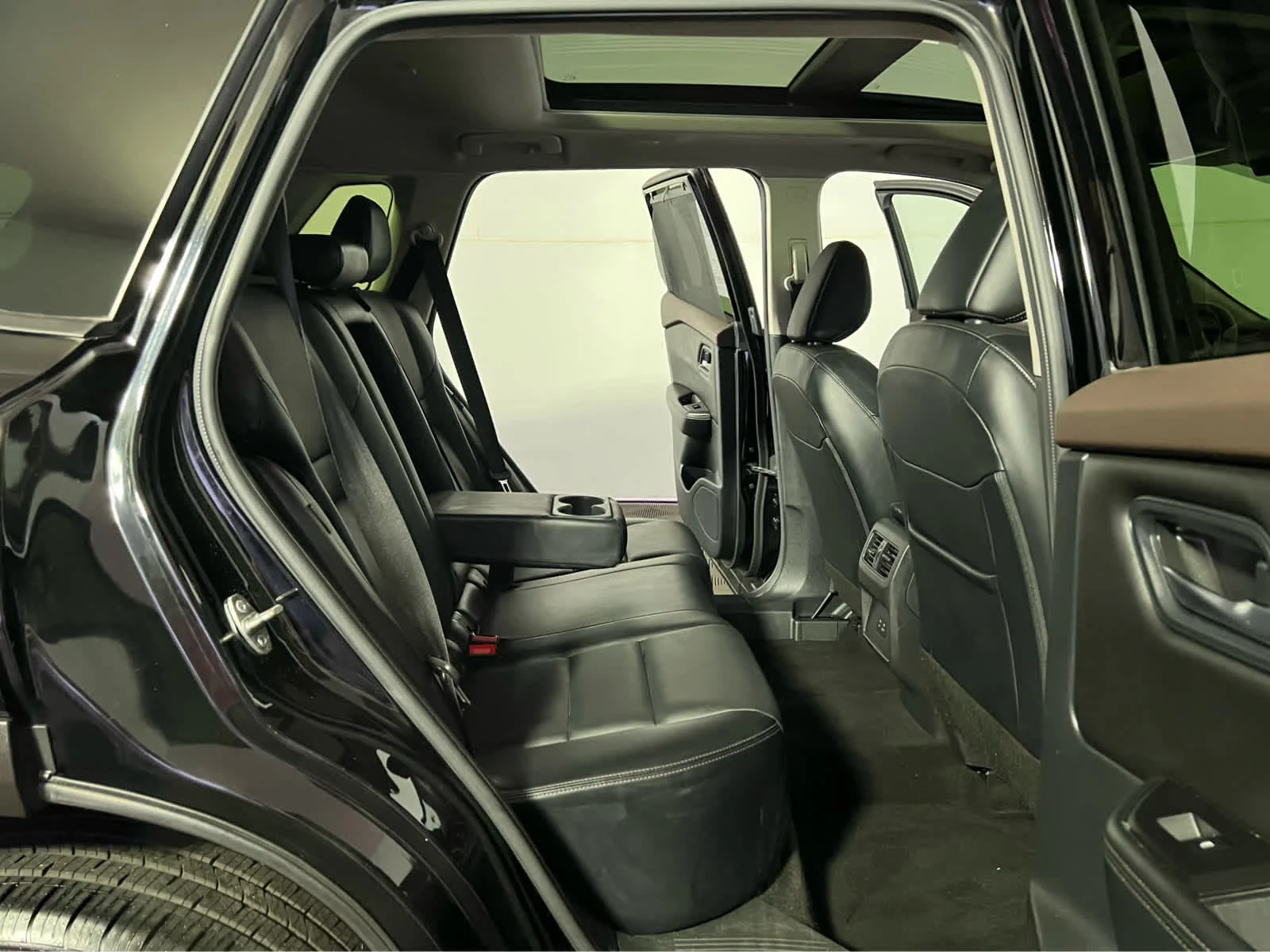 Certified Used 2023 Super Black Nissan SV image 29