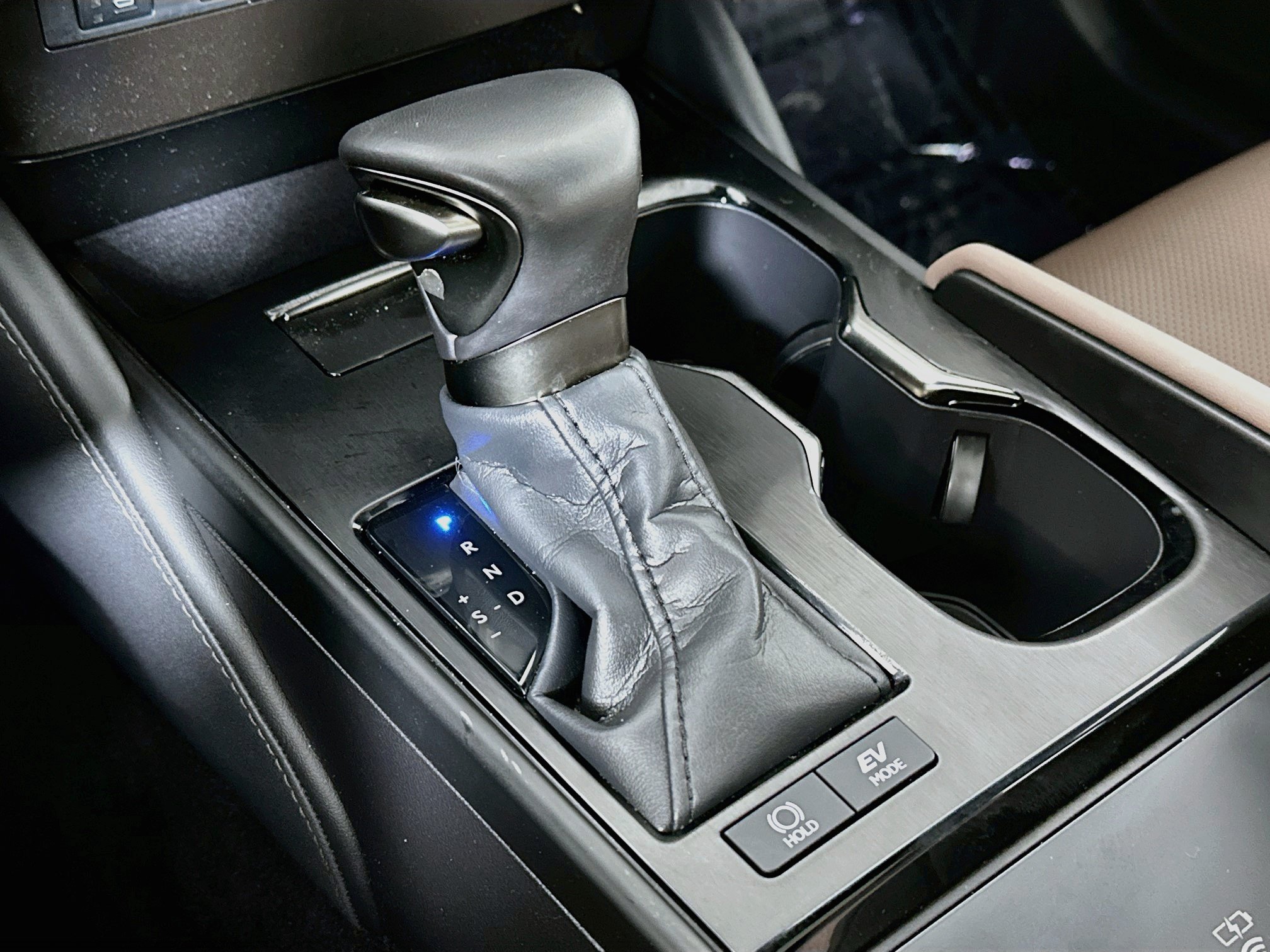 Used 2025 Caviar Lexus ES 300h Luxury image 16