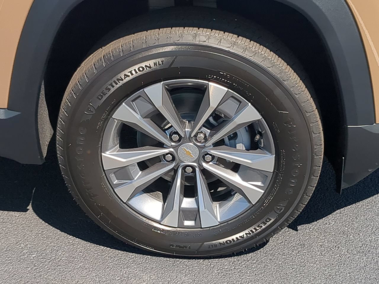 2027 Chevrolet Equinox LT - Photo 10