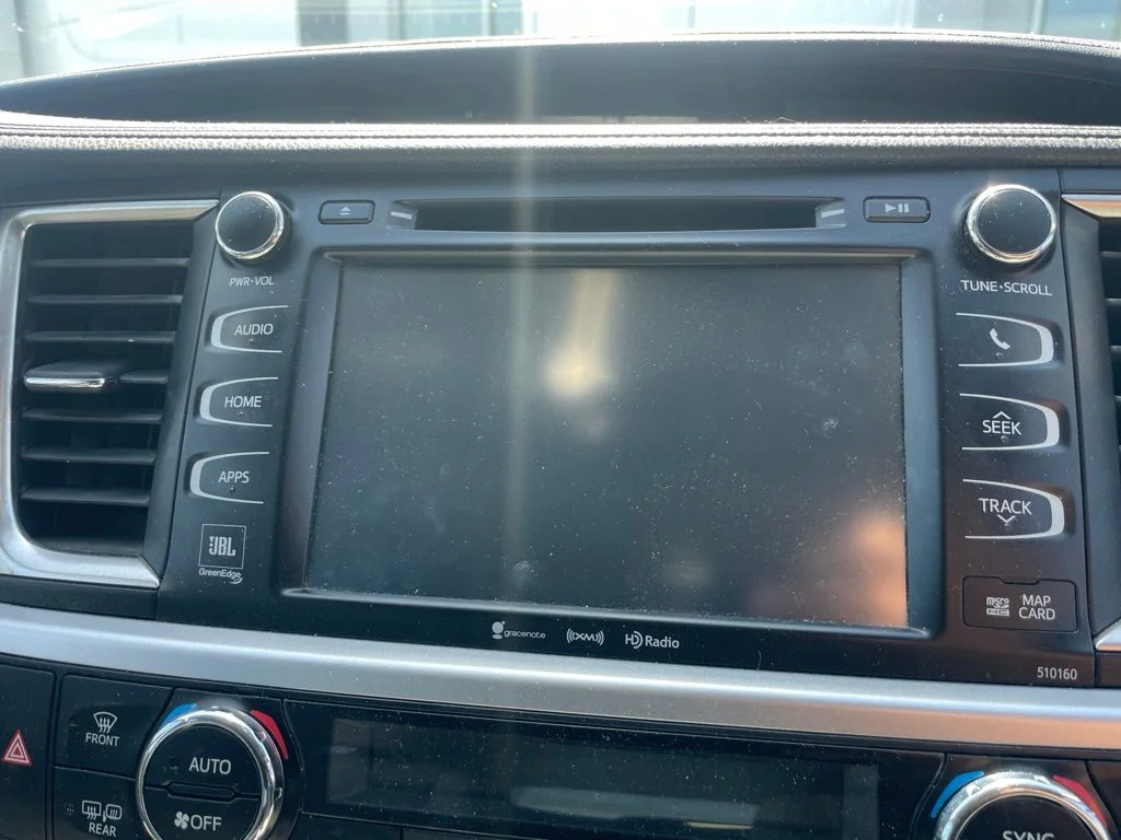 Used 2016 Jade Metallic Toyota Limited image 13