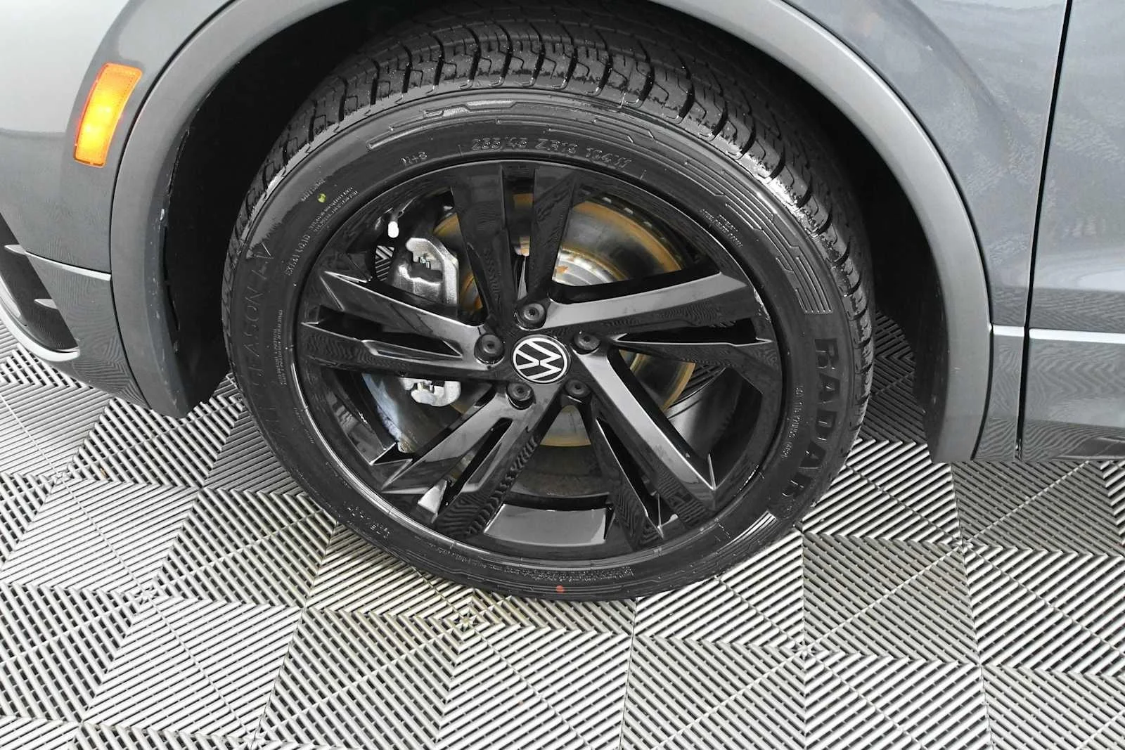 Certified Used 2023  VOLKSWAGEN SE image 29