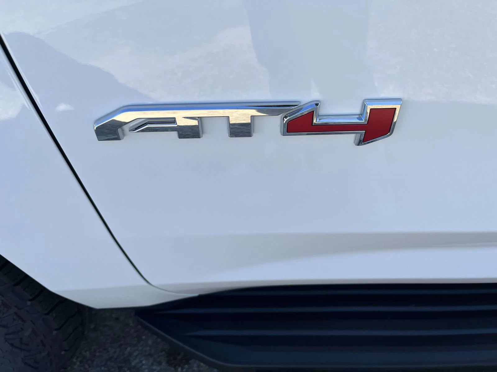 2026 GMC Yukon AT4 - Photo 10