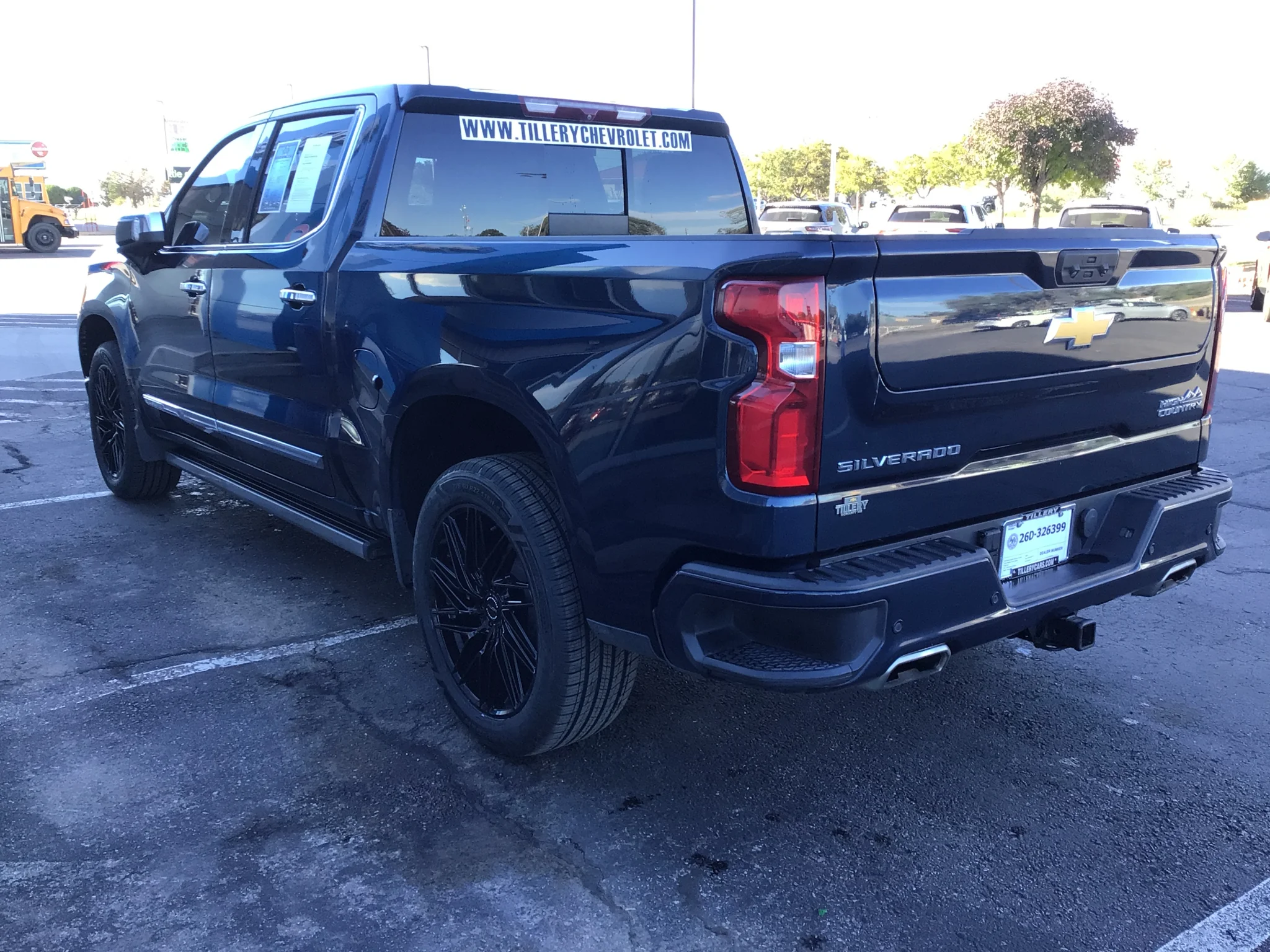 Used 2023 NORTHSKY BLUE METALLIC Chevrolet High Country image 5