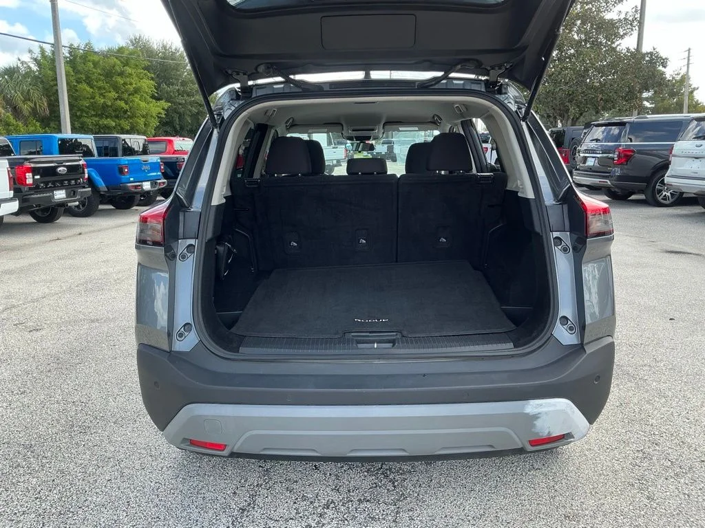 Used 2023 Gray Nissan S image 20