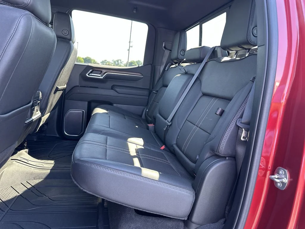 Used 2023 Red Chevrolet High Country image 27
