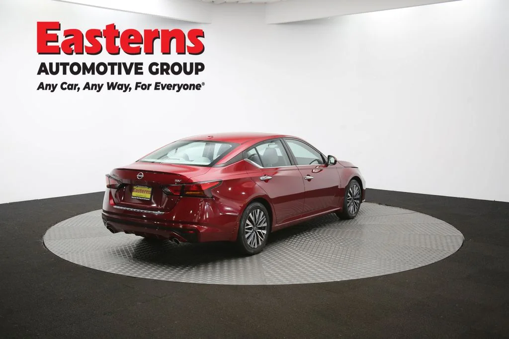 Used 2023 Red Nissan 2.5 SV image 40