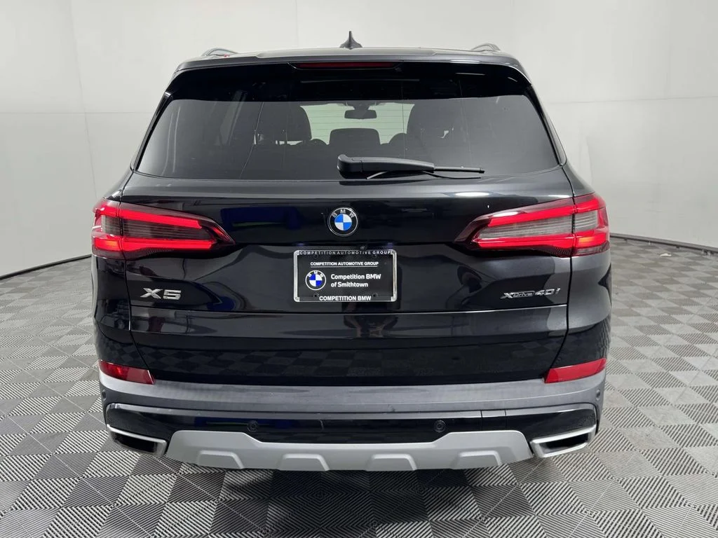 Used 2022 Black BMW xDrive40i image 9
