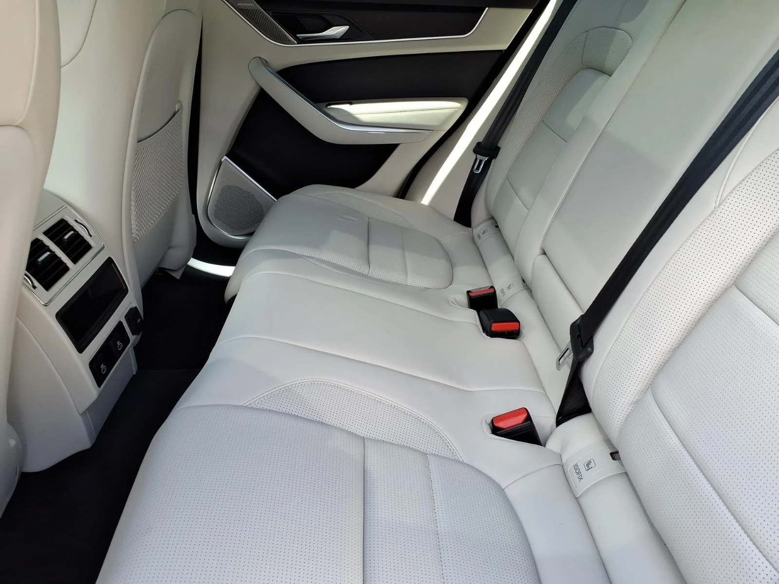 New 2026 Santorini Black Jaguar P250 R-Dynamic S image 5