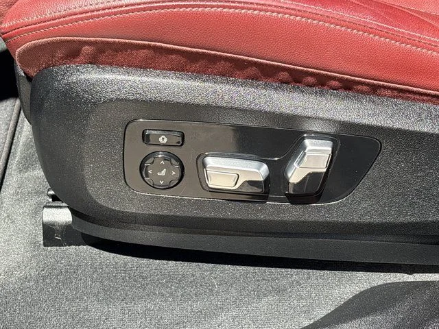 Used 2020 Gray BMW M50i image 19