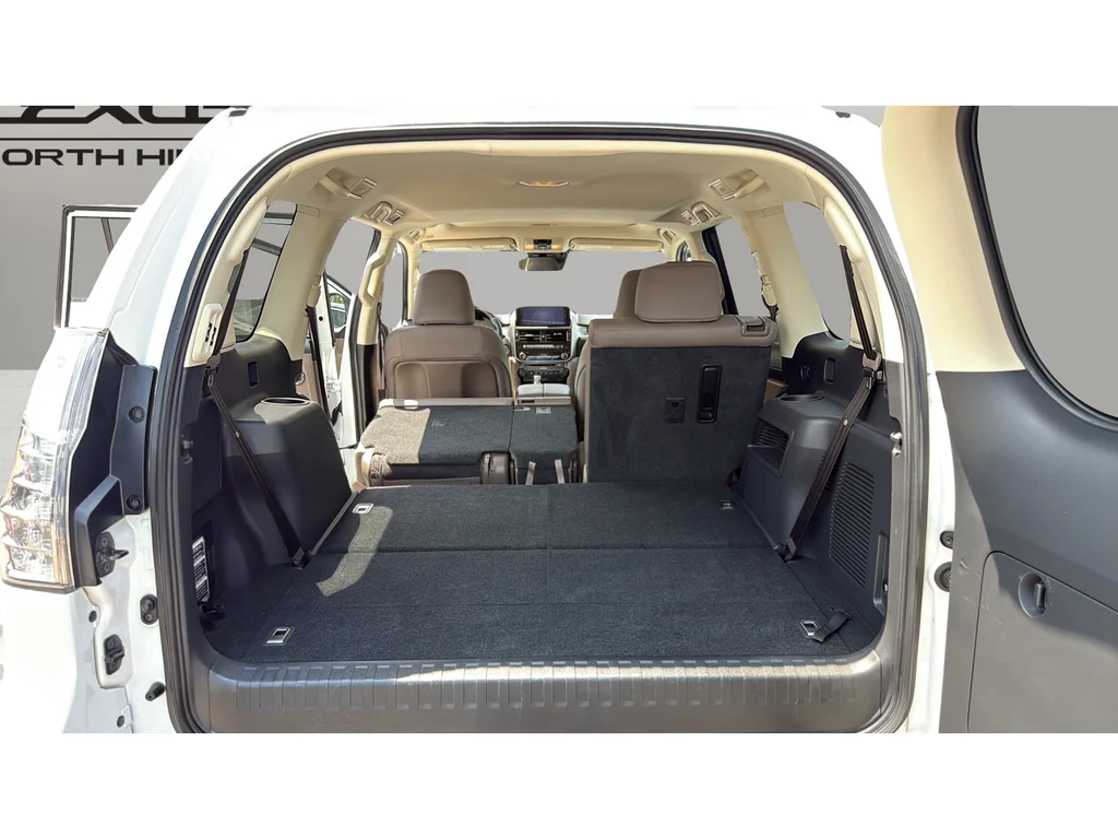 Certified Used 2022  Lexus 460 image 21