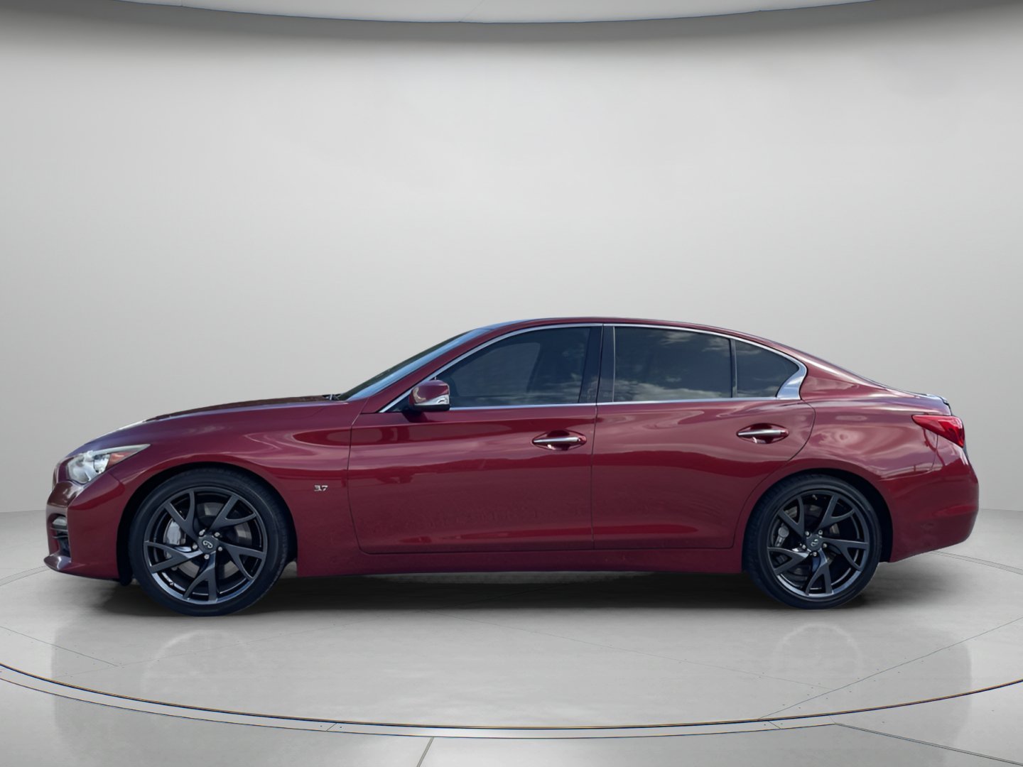 Used 2015 Venetian Ruby INFINITI Sport image 2