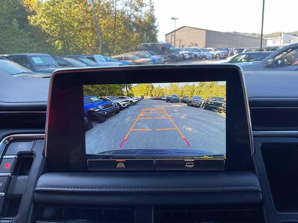 Used 2022 Black GMC SLE image 18