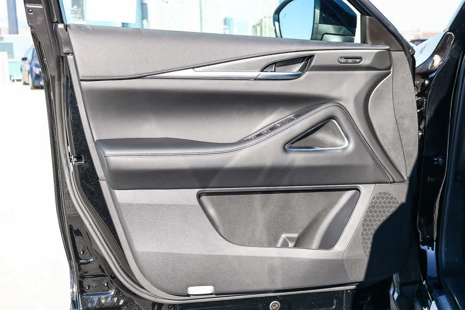 New 2026 MINERAL BLACK INFINITI Luxe FWD image 28