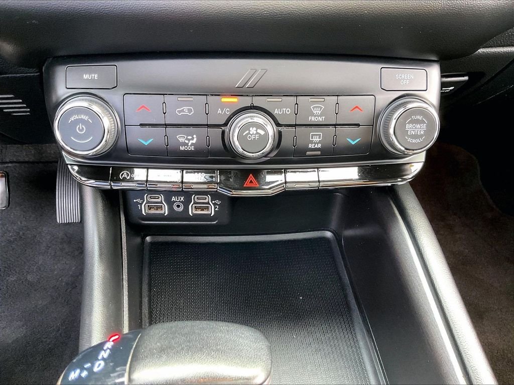 Used 2022 Gray Dodge SXT image 27