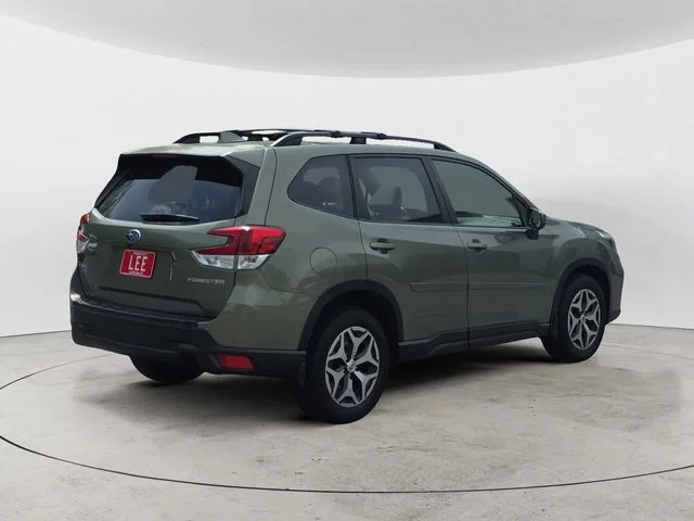 Used 2019 Jasper Green Metallic Subaru Premium image 5