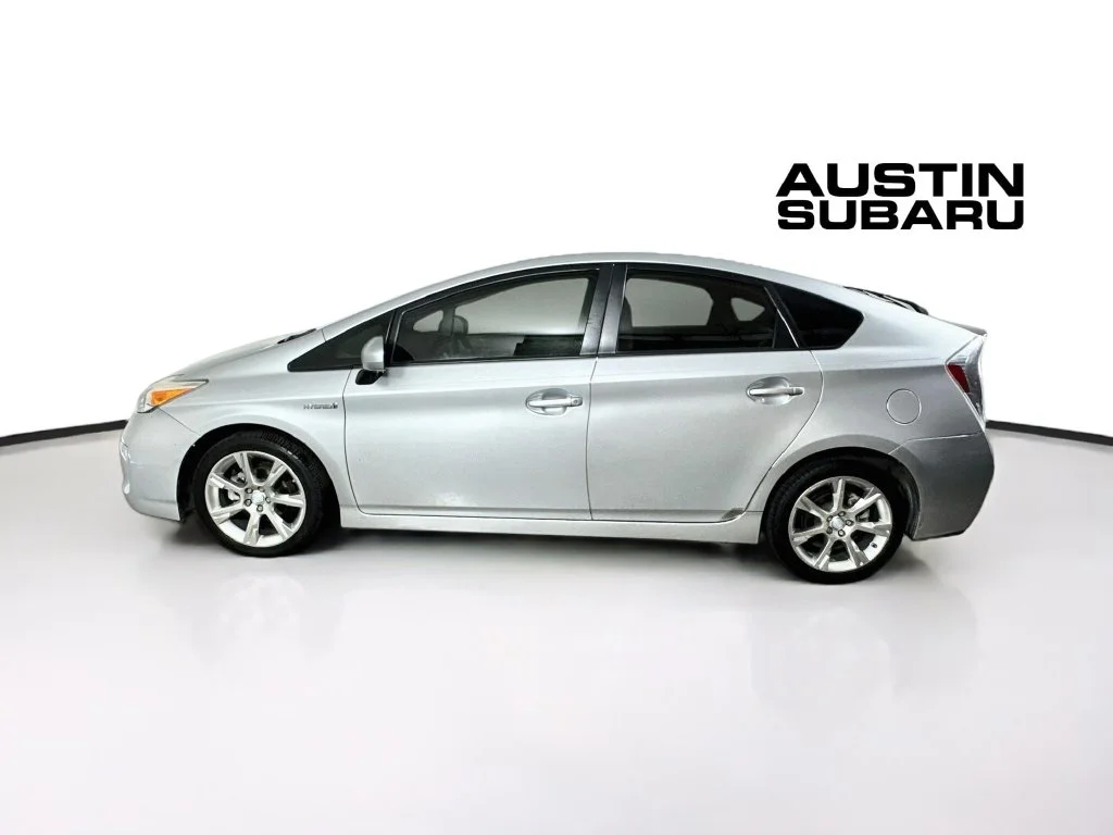 Used 2014 Silver Toyota Three image 4