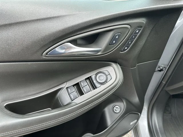 Used 2025 Gray Buick Avenir image 17