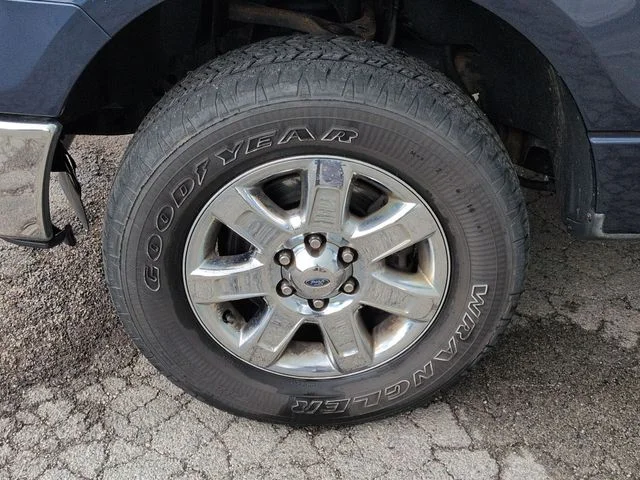 Used 2014 Blue Ford XLT image 33