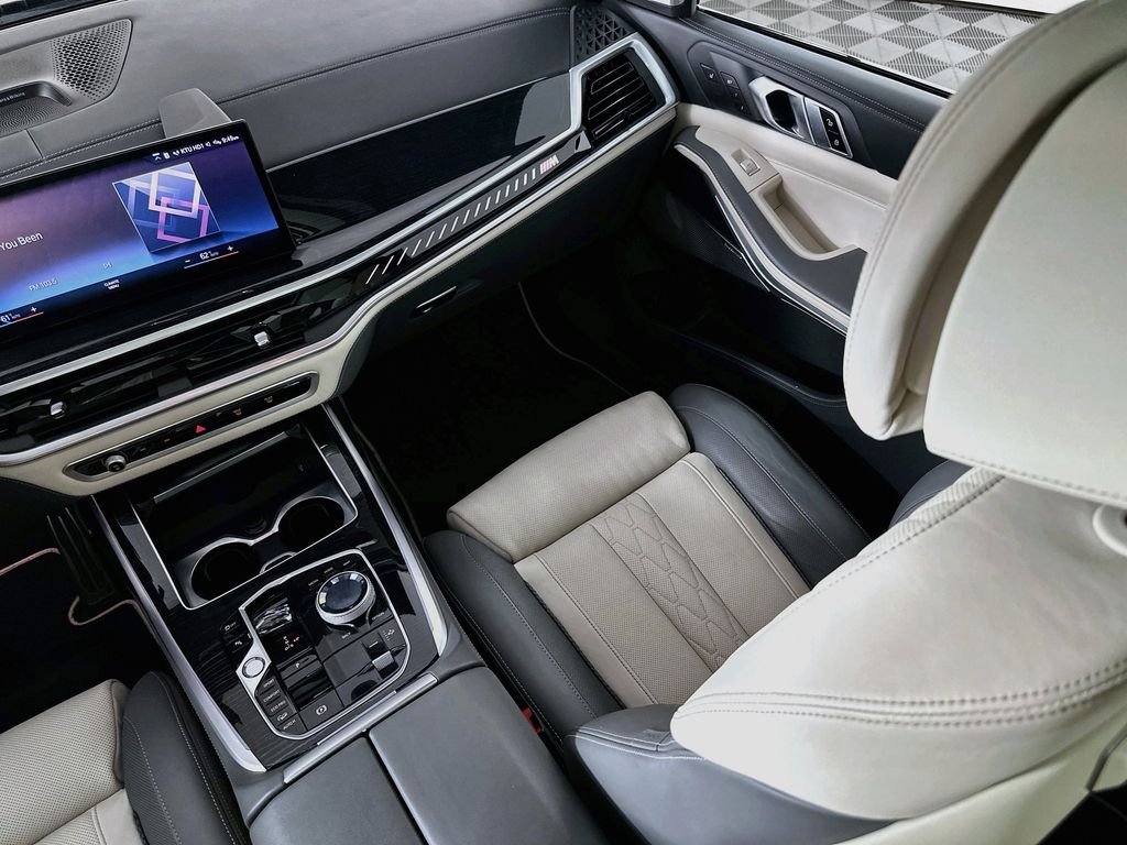 Used 2023 Gray BMW M60i image 24