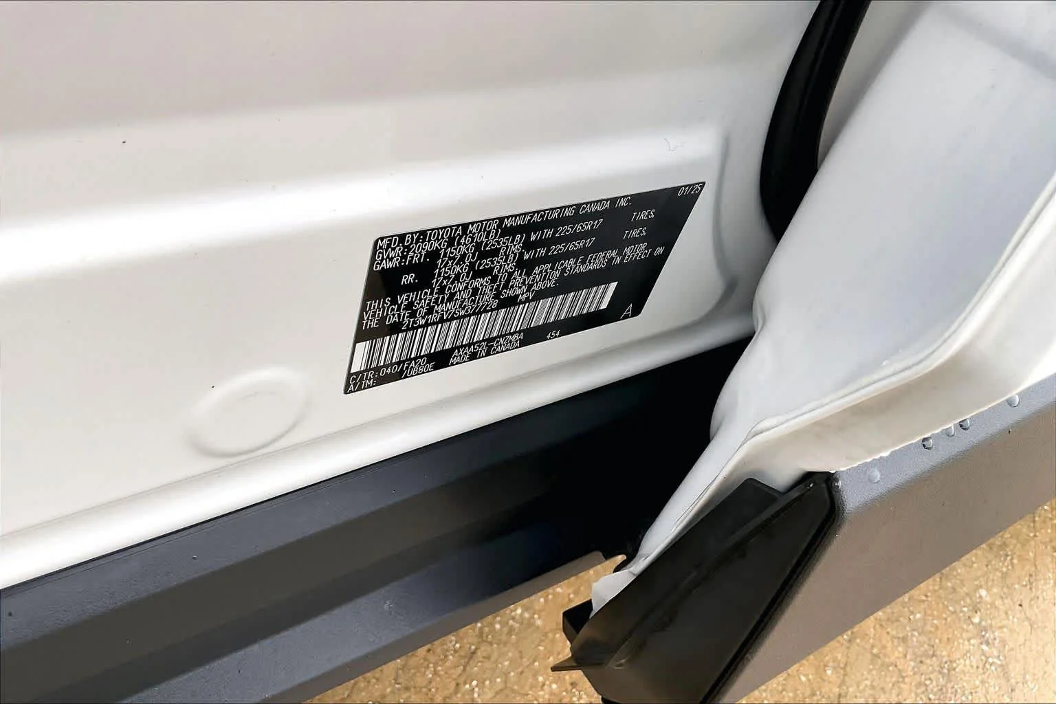 Used 2025 Ice Cap Toyota XLE image 24