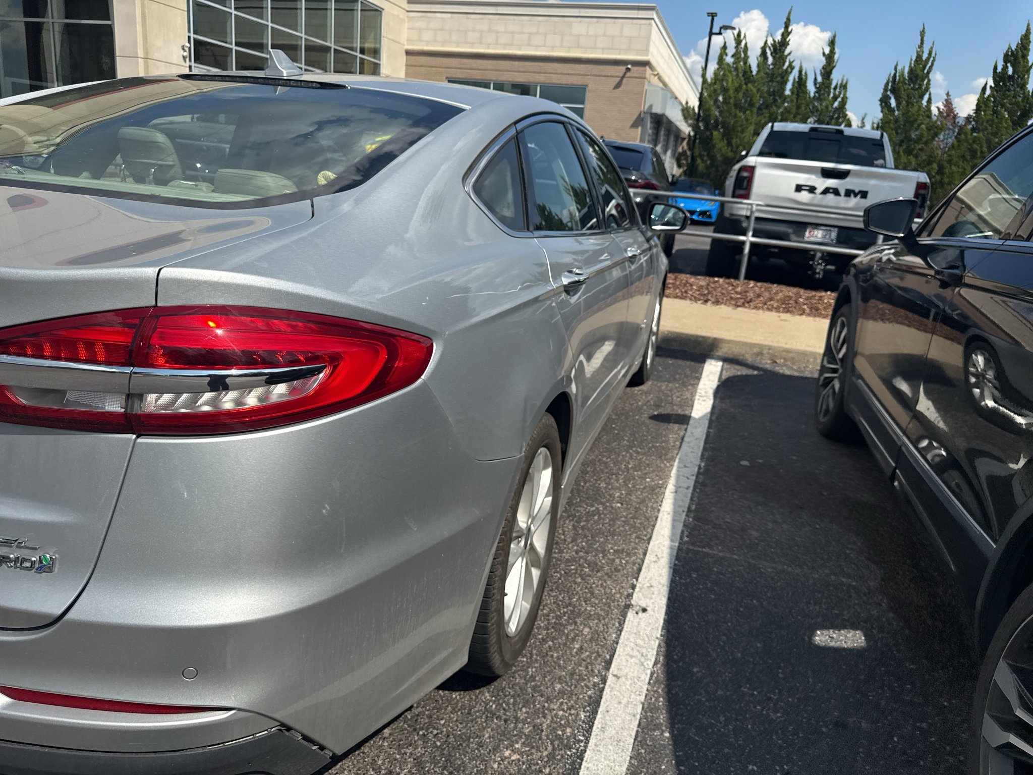 Used 2019 Ingot Silver Metallic Ford SEL image 5