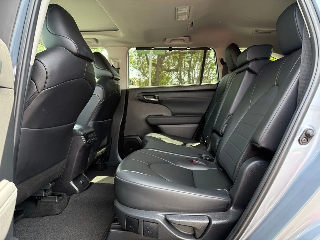 Certified Used 2024  Toyota XLE image 16