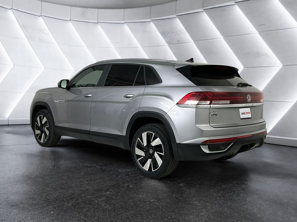 Used 2024  Volkswagen 2.0T SE w/Technology image 6