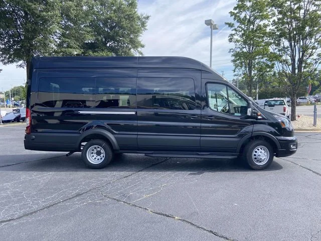 New 2026 Black Ford XLT image 2