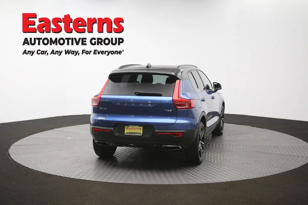 Used 2020 Blue Volvo R-Design image 39