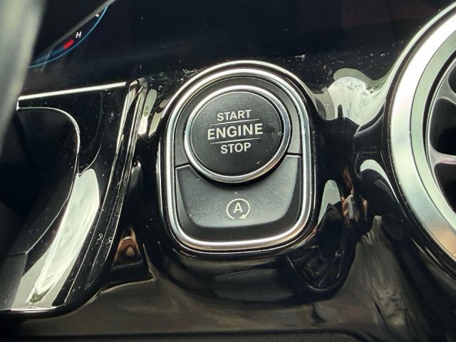 Used 2023 Silver Mercedes-Benz GLA 250 image 28