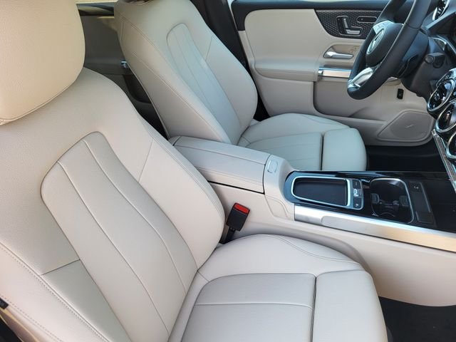 New 2026 Polar White Mercedes-Benz GLB 250 image 15