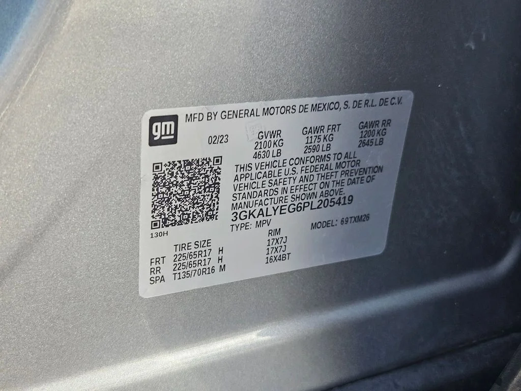 Used 2023 Sterling Metallic GMC AT4 image 33