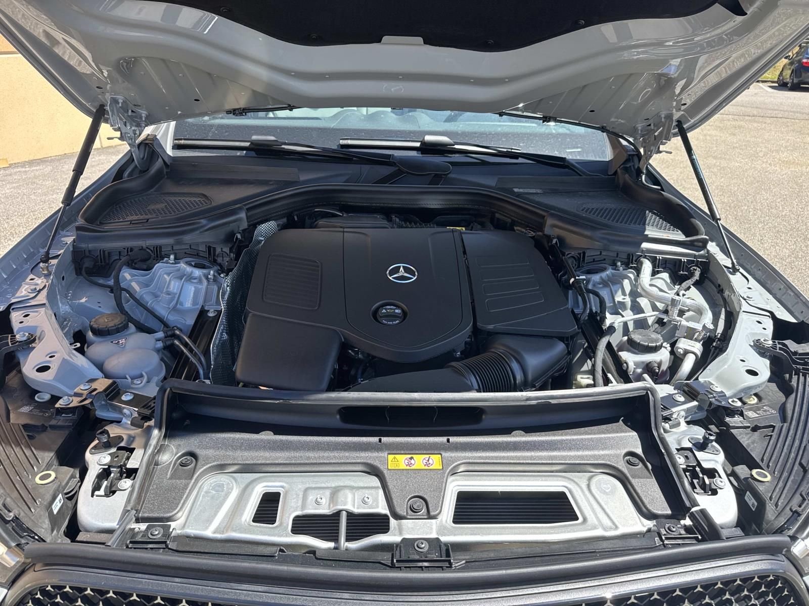 New 2026 Gray Mercedes-Benz GLC 300 image 8