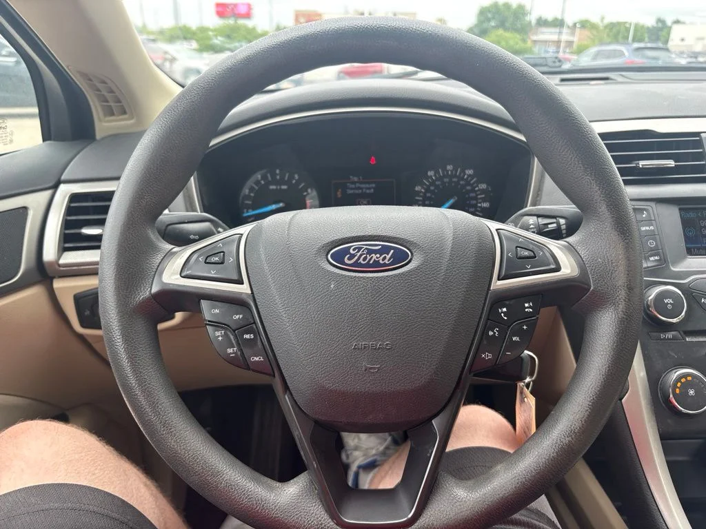 Used 2014 Tuxedo Black Metallic Ford SE image 14